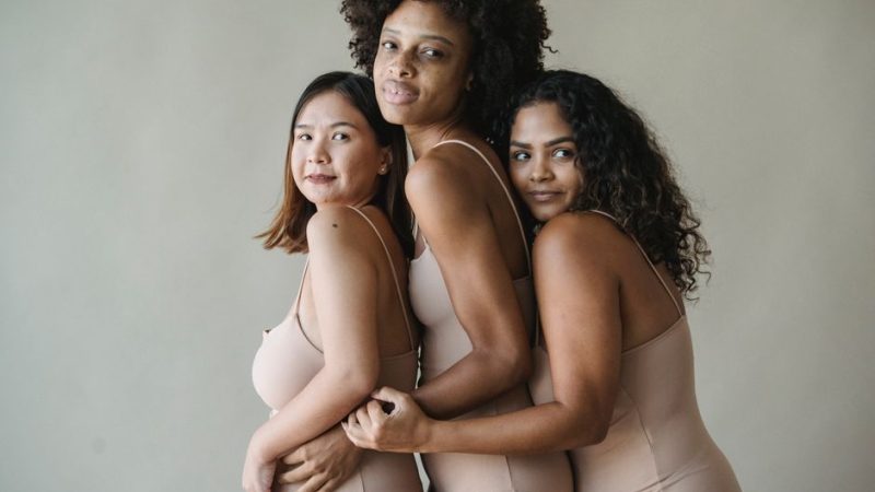 Everlane vs. Quince Basics: 2026 Quality Guide