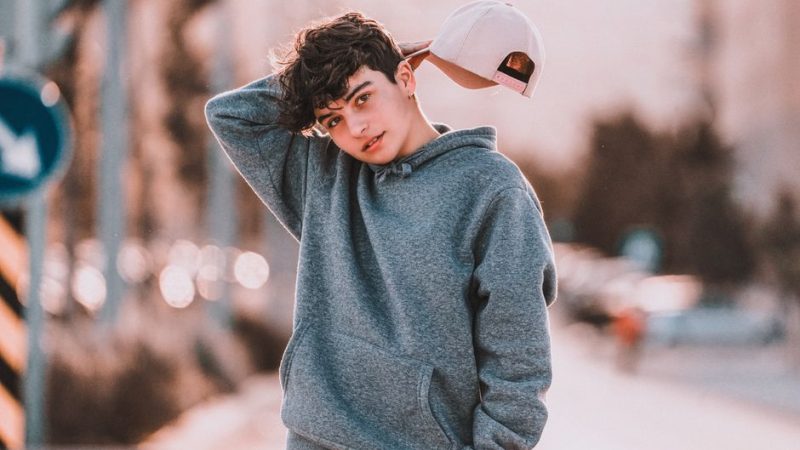 Hoodies And Sweatshirts Stylish Look 2026: 9 Hoodies and Sweatshirts That Actually Look Polished (2026 Picks)