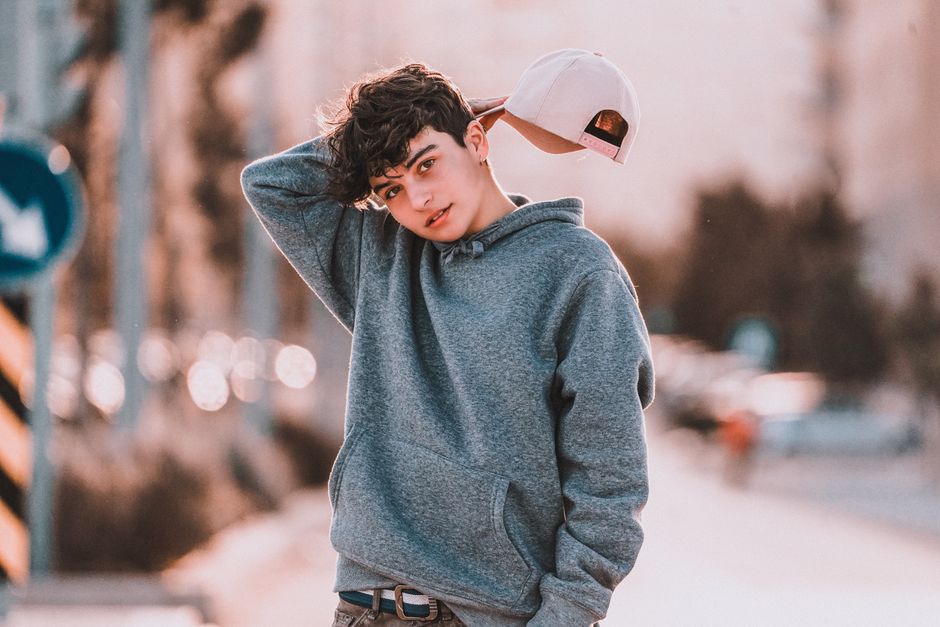 Hoodies And Sweatshirts Stylish Look 2026: 9 Hoodies and Sweatshirts That Actually Look Polished (2026 Picks)