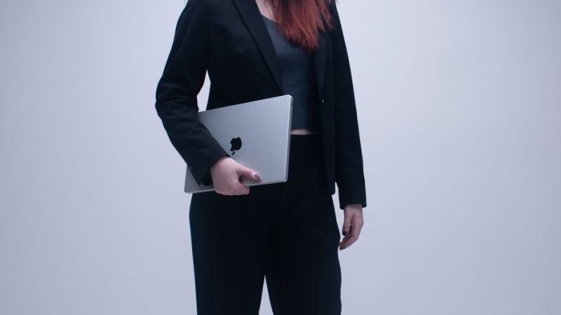 Professional Interview Attire for Women: What Actually Works in 2026
