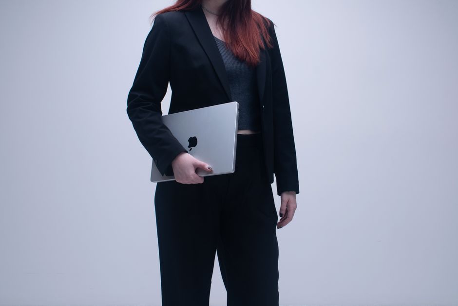 Professional Interview Attire for Women: What Actually Works in 2026