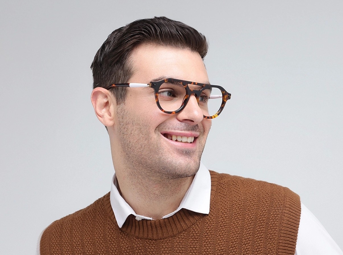 Buy Men’s Glasses That Suit Your Style